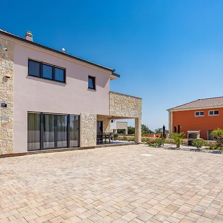 Novak Villaggio Villa