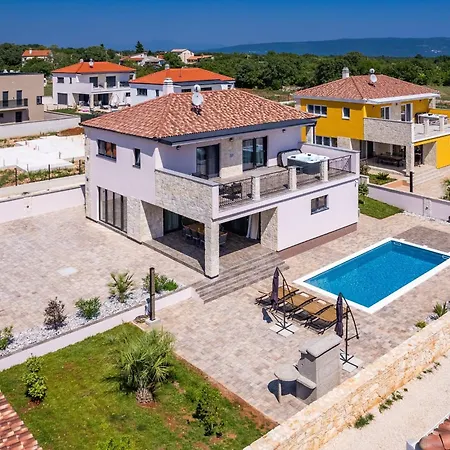 Novak Villaggio Villa *