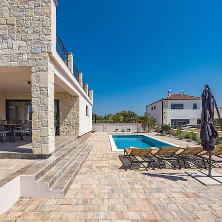 Novak Villaggio Villa