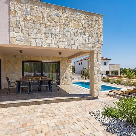 Novak Villaggio *