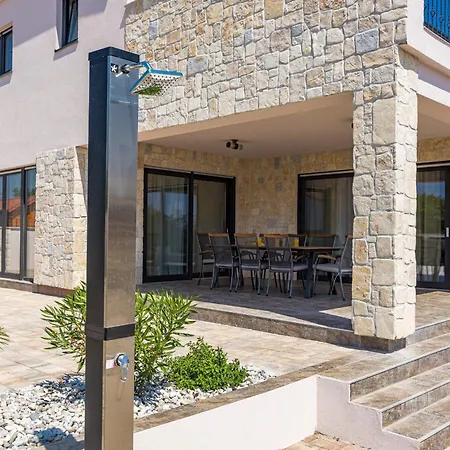 Novak Villaggio *